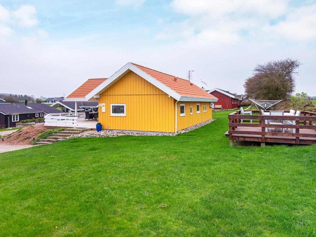 8 Person Holiday Home In Nordborg Kamer foto